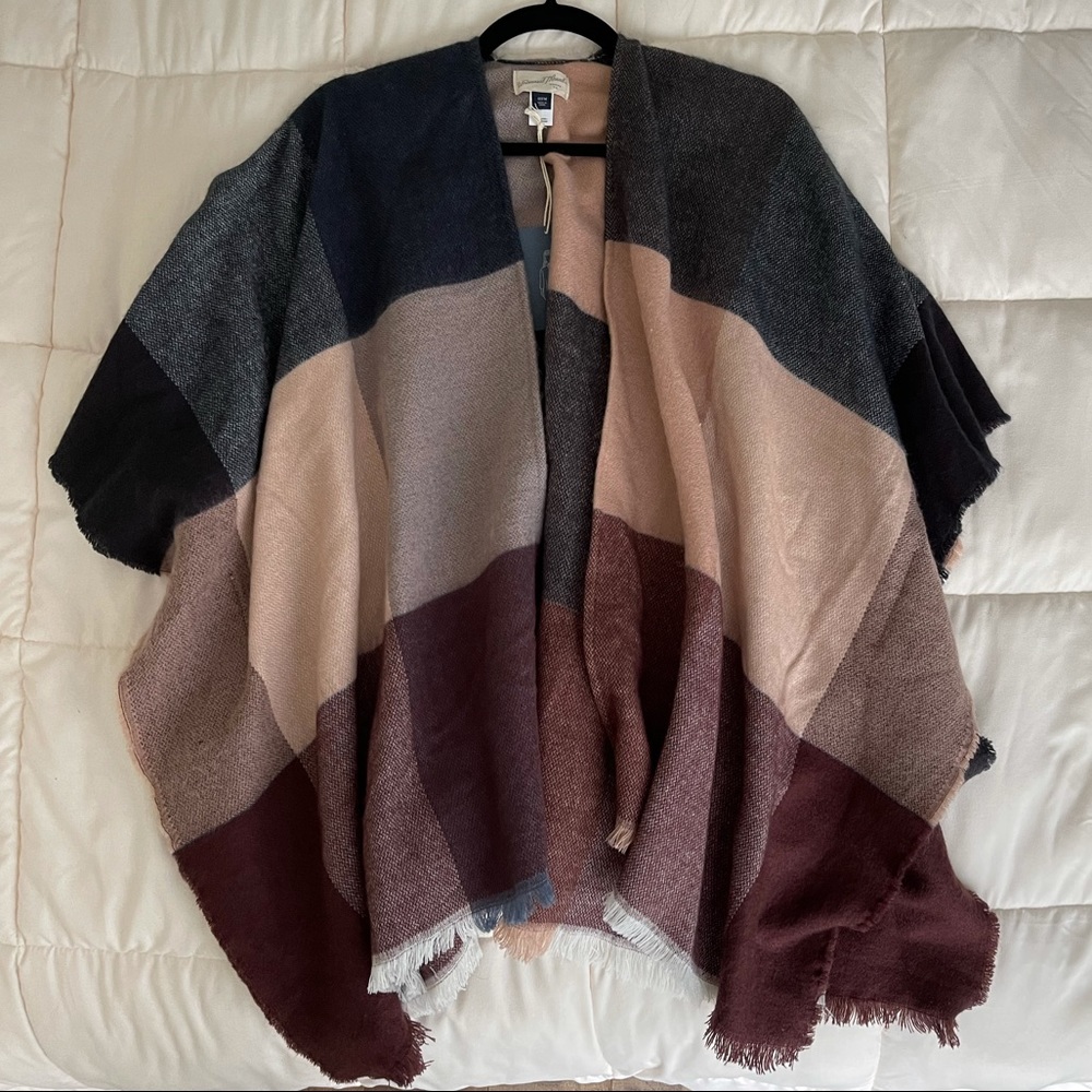 NWT Universal threads colorblock shrug/poncho